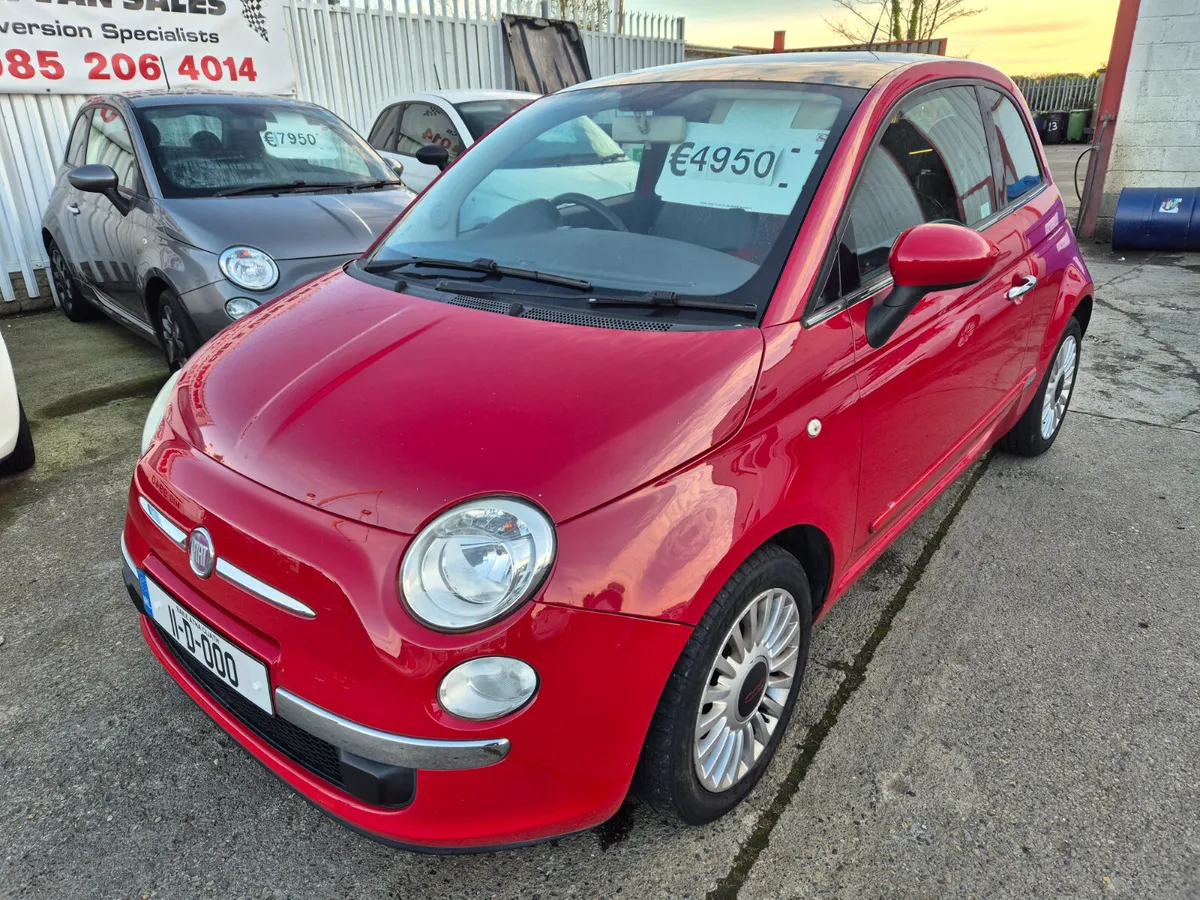 /// 2011 FIAT 500 /// LOUNGE // RED INTERIOR/// - Image 2