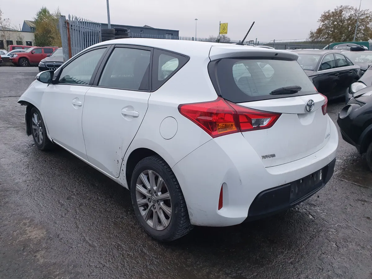 13 TOYOTA AURIS  1.4 D-4D	FOR BREAKING - Image 4