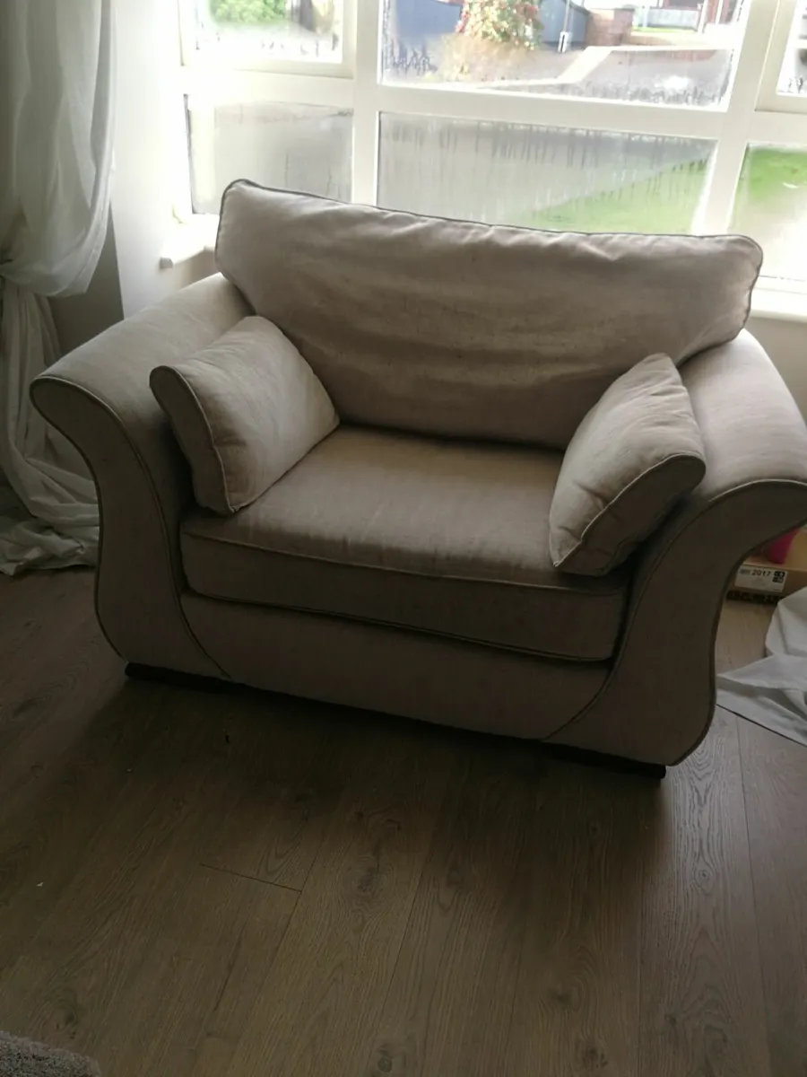 Furniture FREE FREE FREE - Image 4