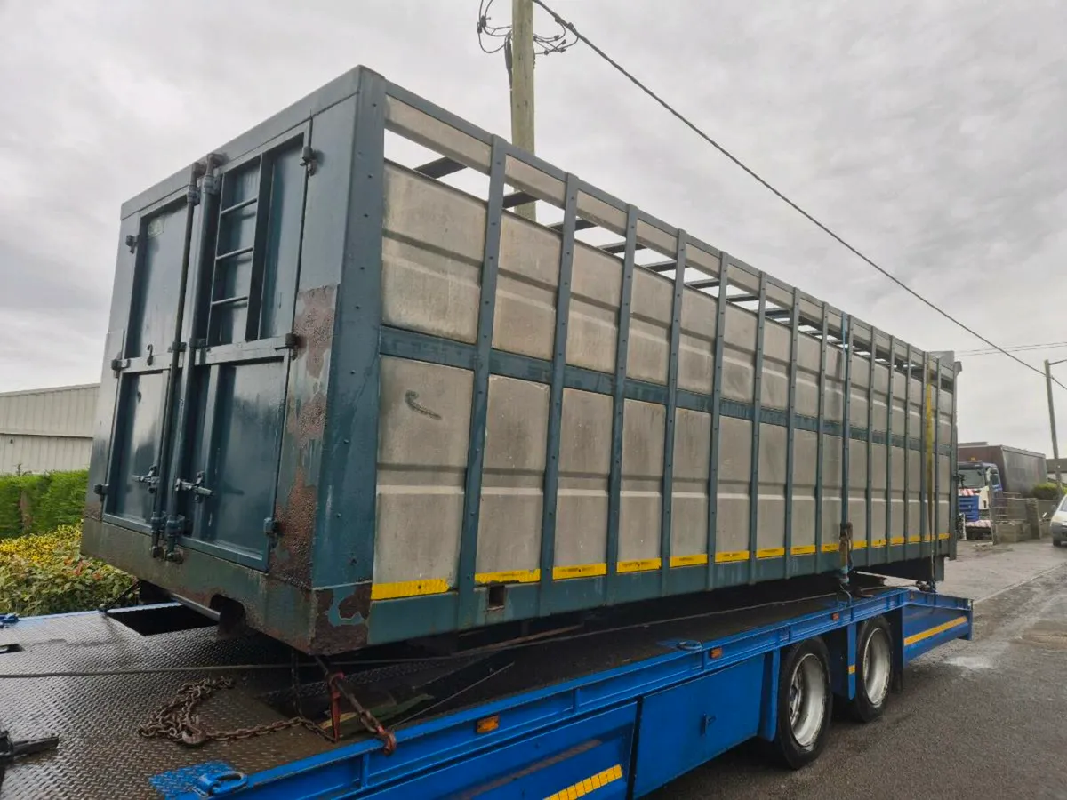3 25ft cattle bodys - Image 4