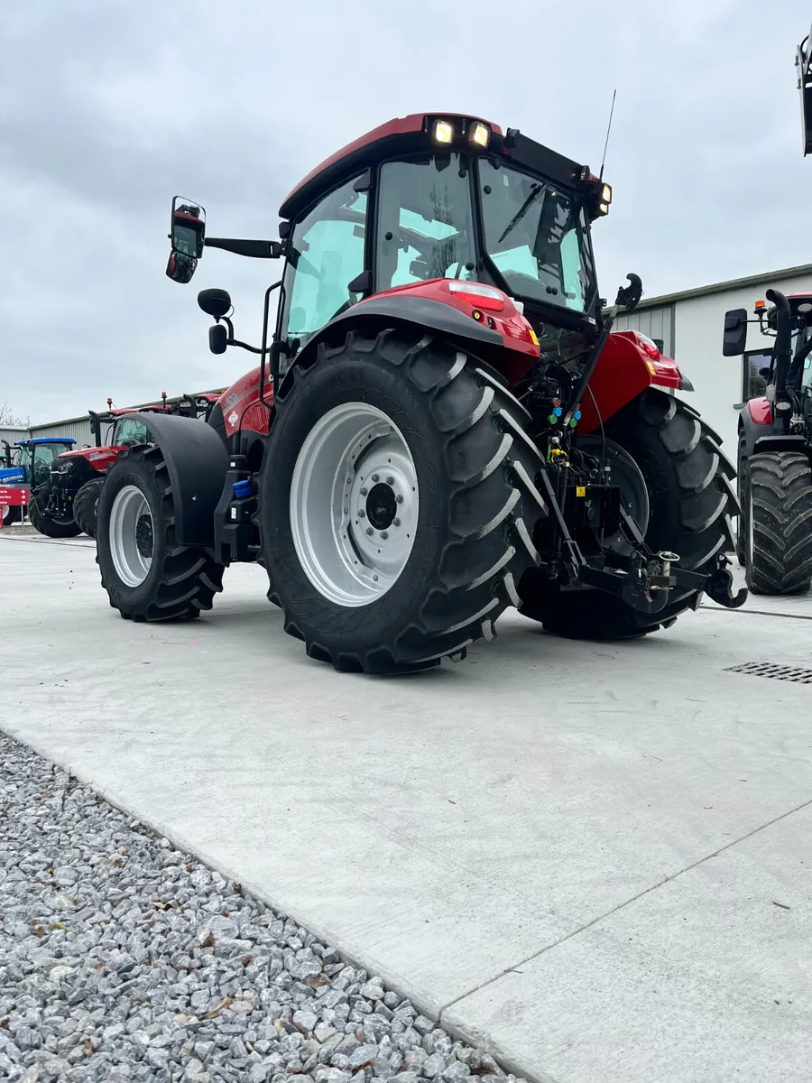 Case Farmall 120c - Image 3