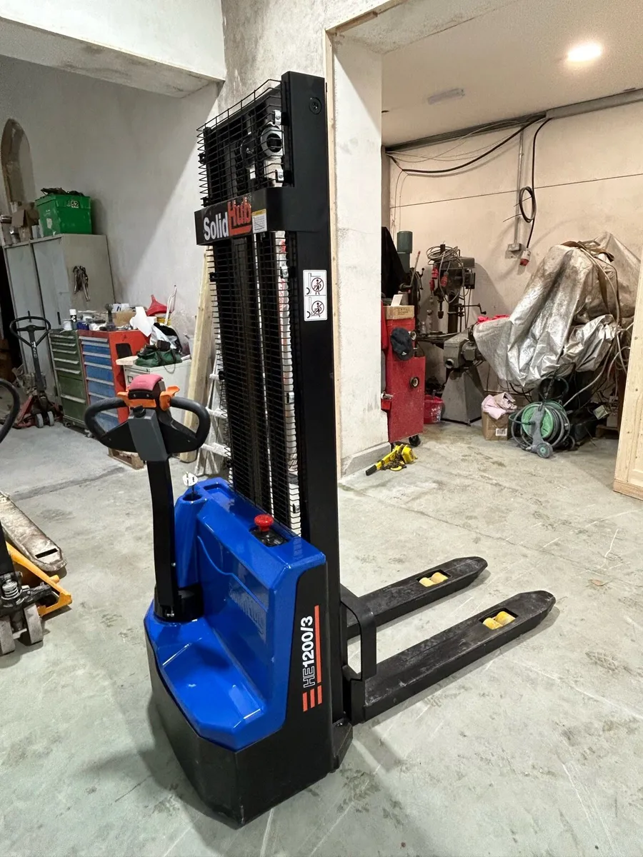 Pallet Stacker - Image 1