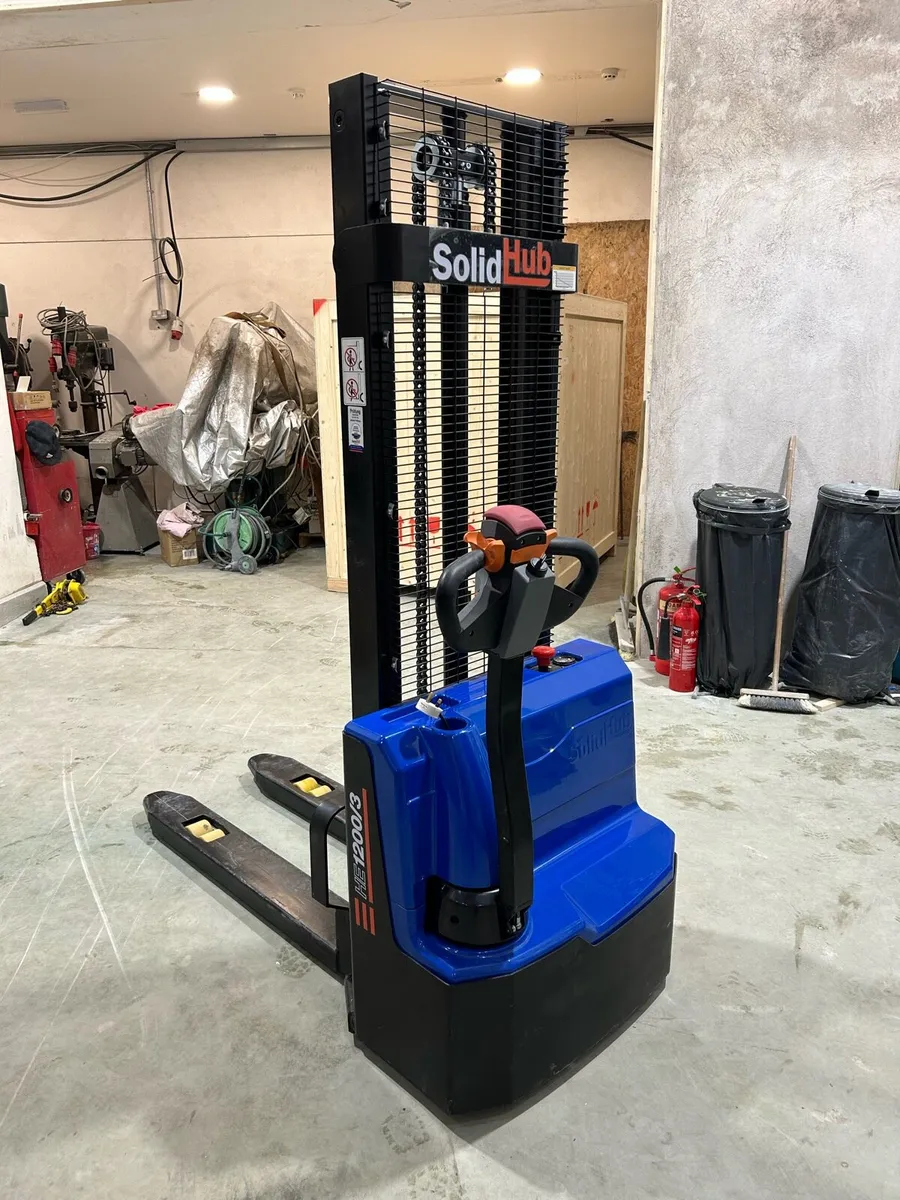 Pallet Stacker - Image 2