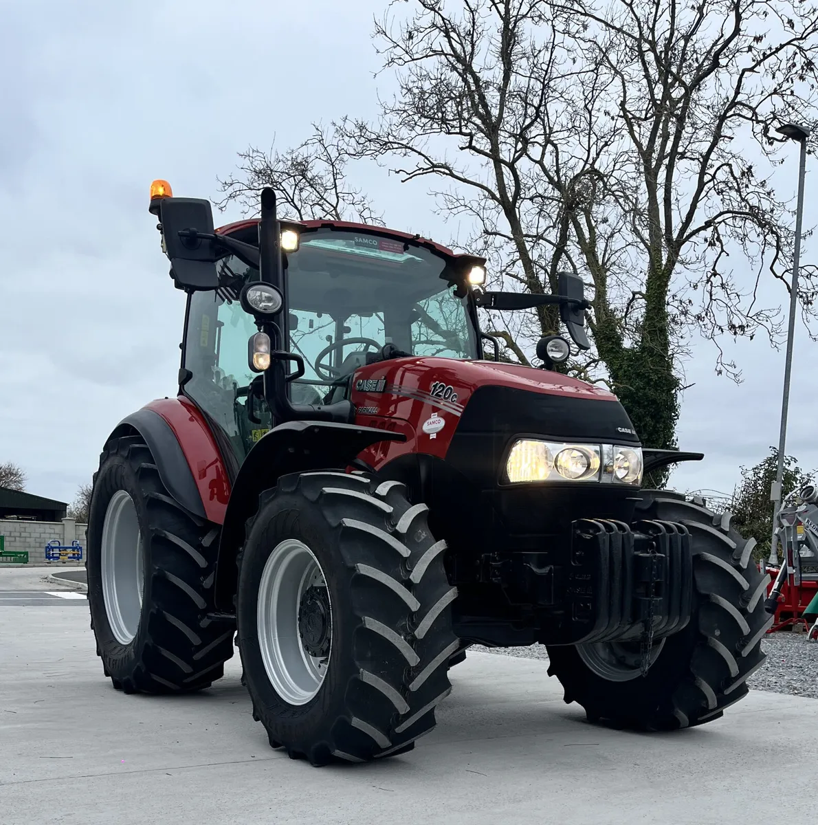 Case Farmall 120c - Image 1