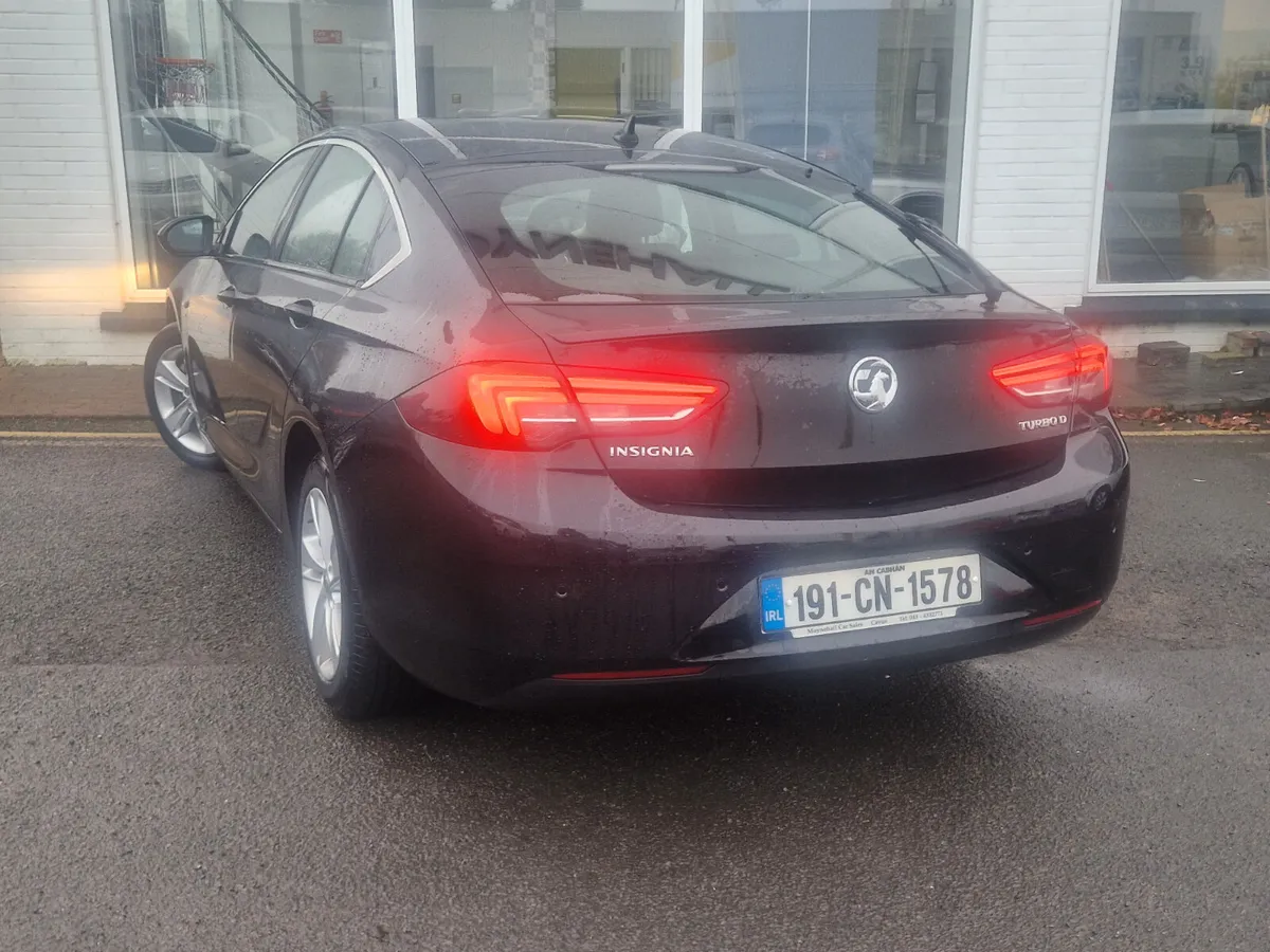 Vauxhall Insignia 2019 - Image 2