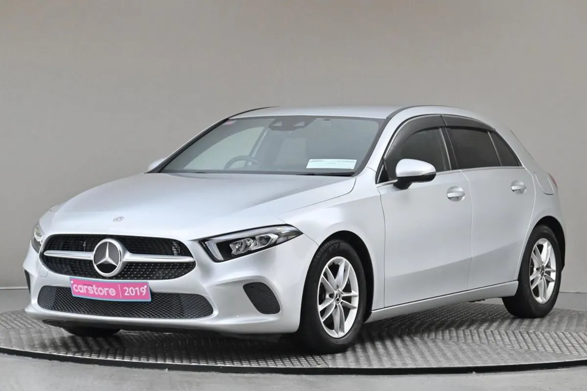 Mercedes-Benz A-Class A 180  halfleather reverse - Image 3