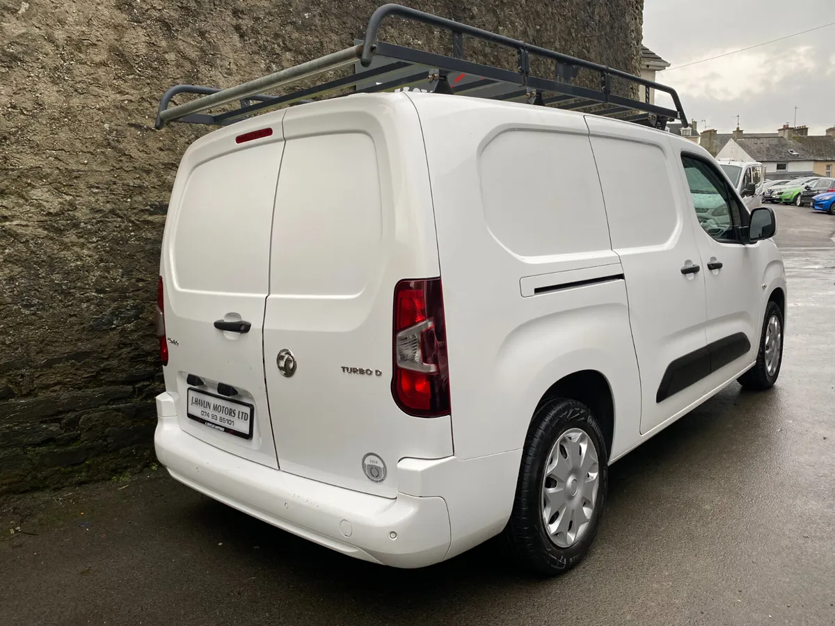 Mar 2020 Vauxhall Combo 2300 Sportive 1.5 100 bhp - Image 3