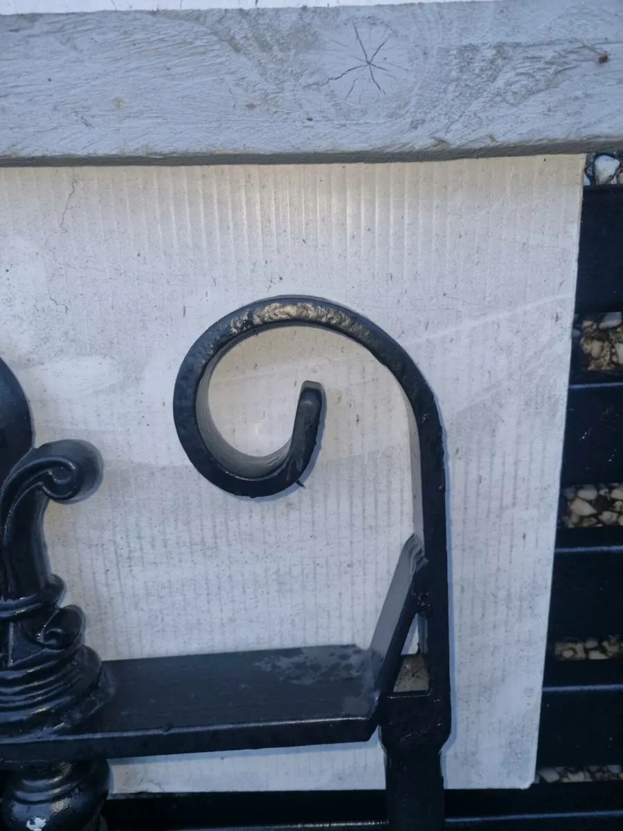 Gate - Image 4