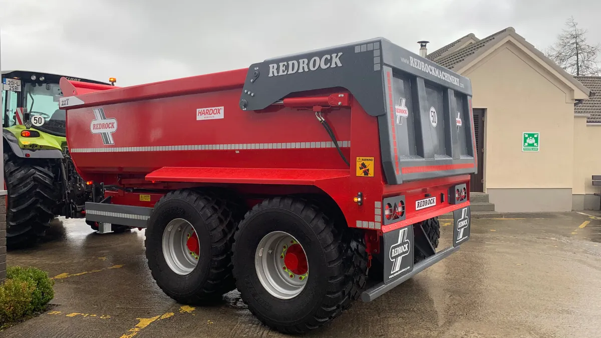 New Redrock 22t Half Pipe Dump Trailer - Image 4