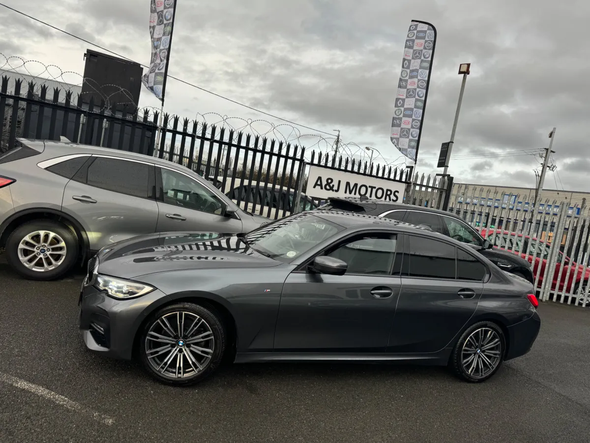2021 BMW 3-Series M Sport XDrive - Image 3