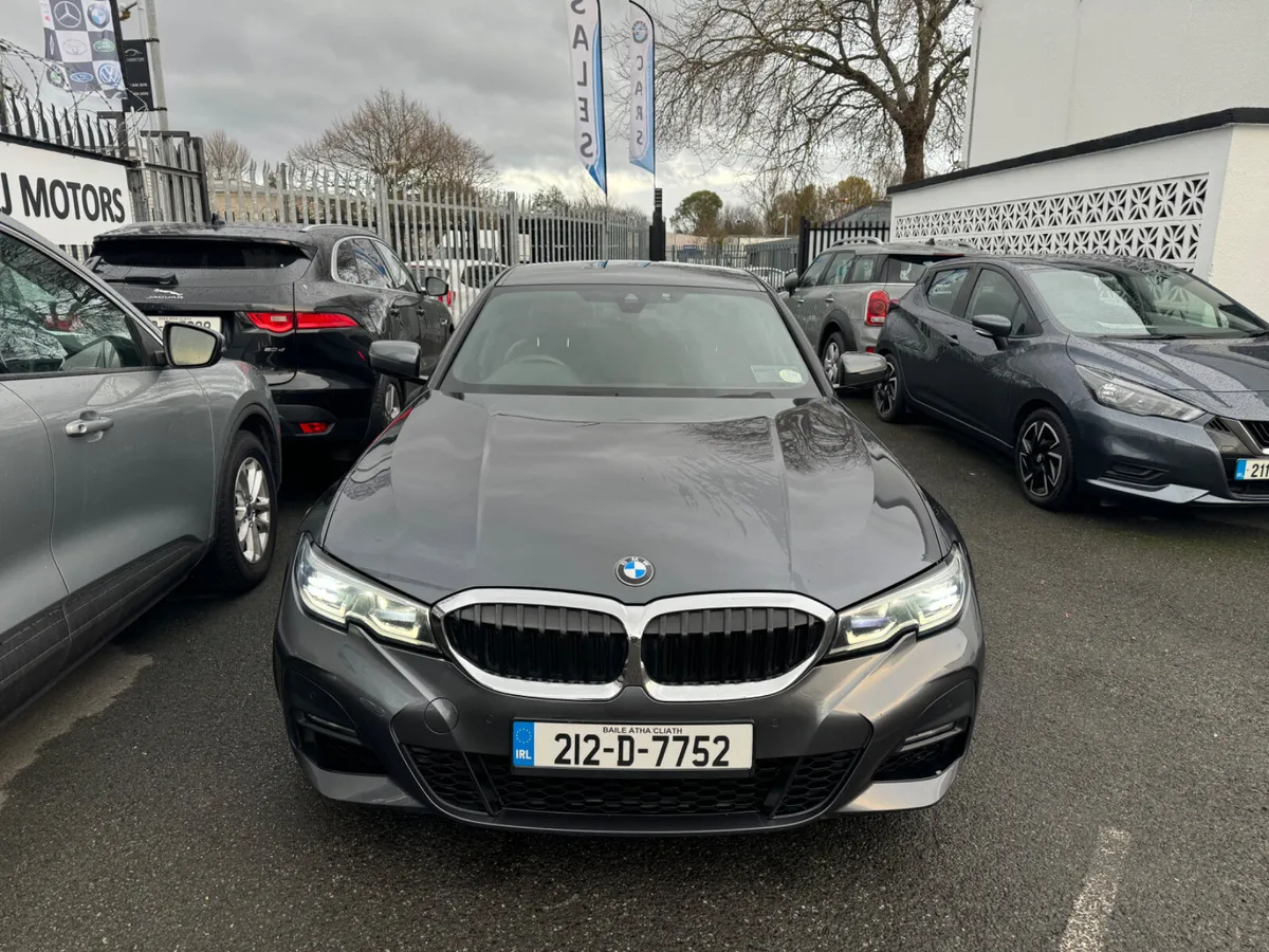2021 BMW 3-Series M Sport XDrive - Image 4