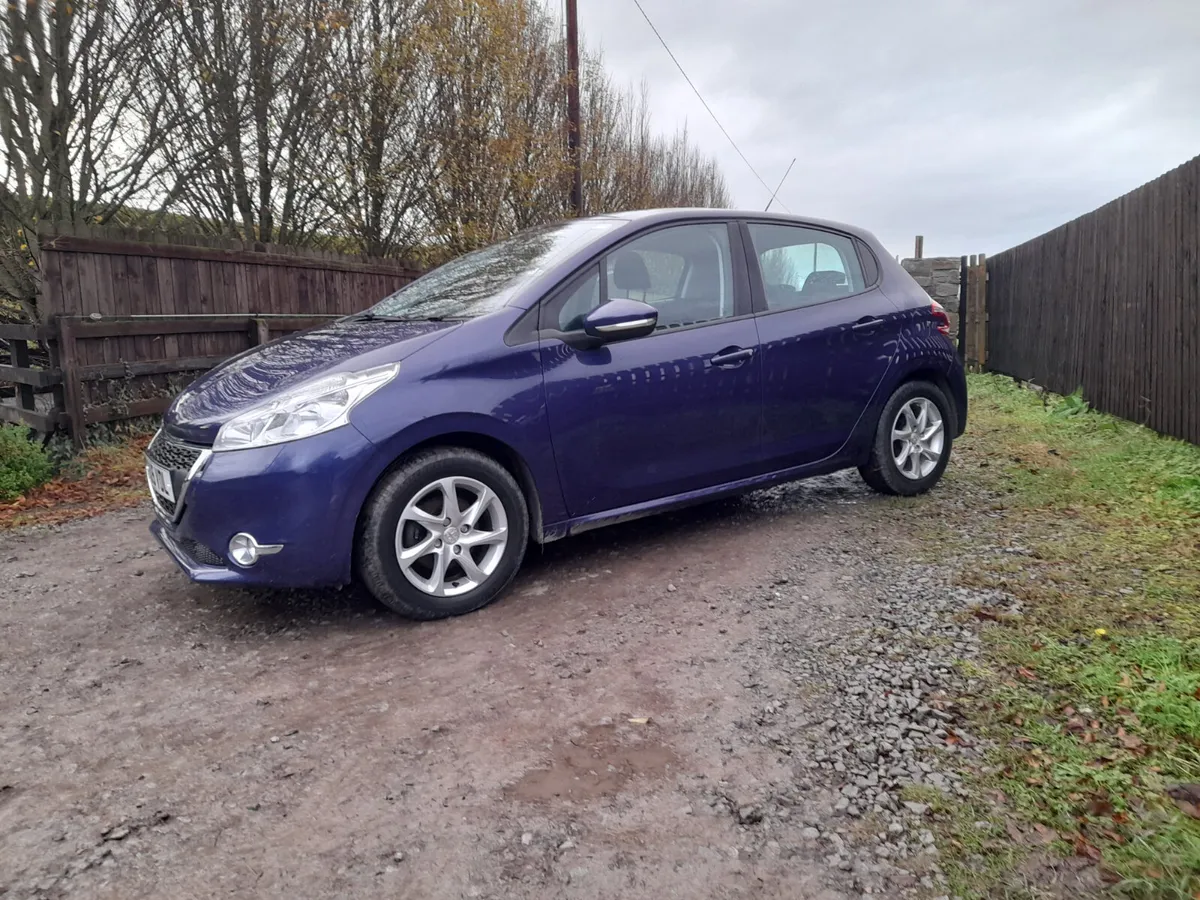 Peugeot 208 2015 - Image 4