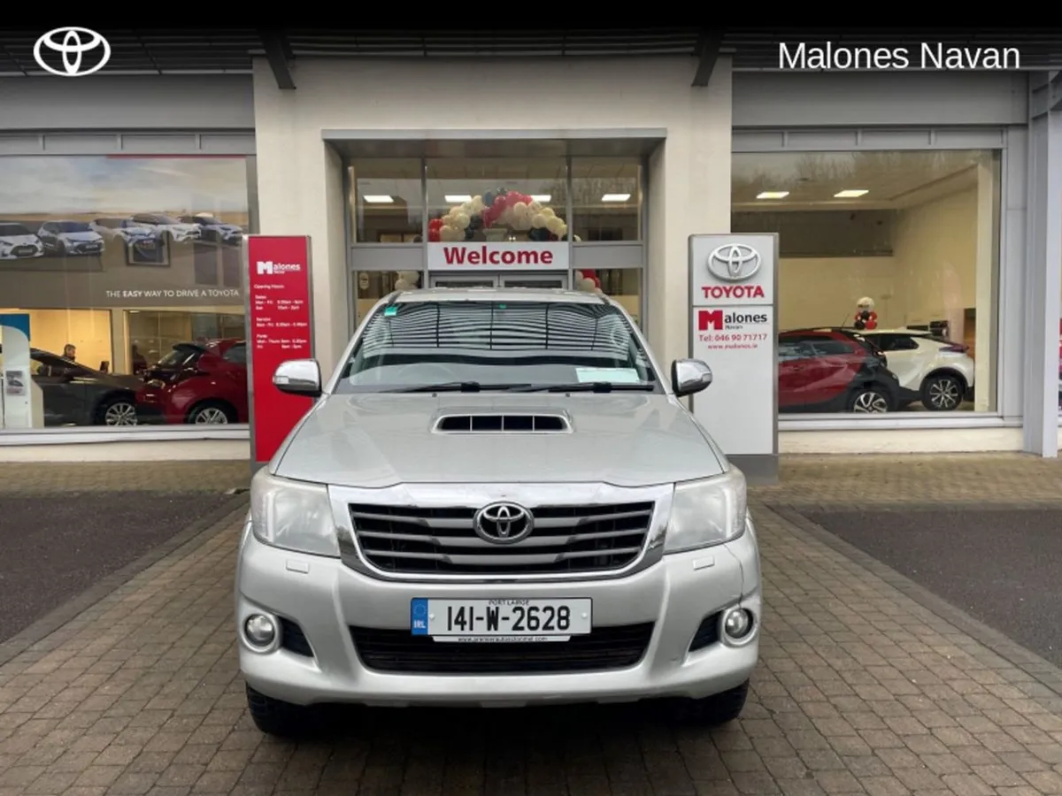 Toyota HiLux 3.0 D-4d Invincible D/C 1 171BHP - Image 2