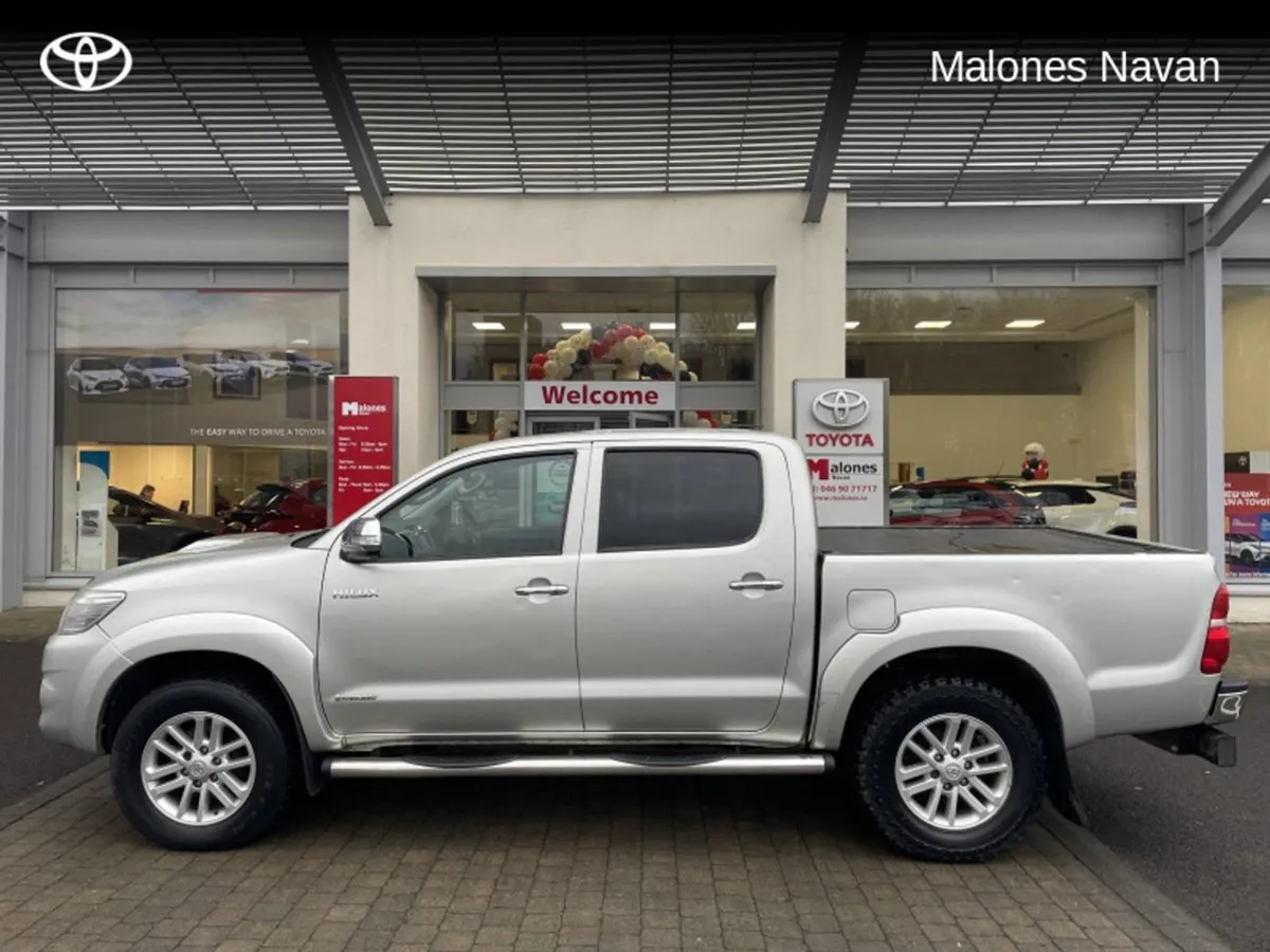 Toyota HiLux 3.0 D-4d Invincible D/C 1 171BHP - Image 3