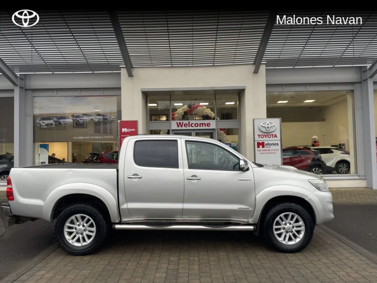 Toyota HiLux 3.0 D-4d Invincible D/C 1 171BHP - Image 4