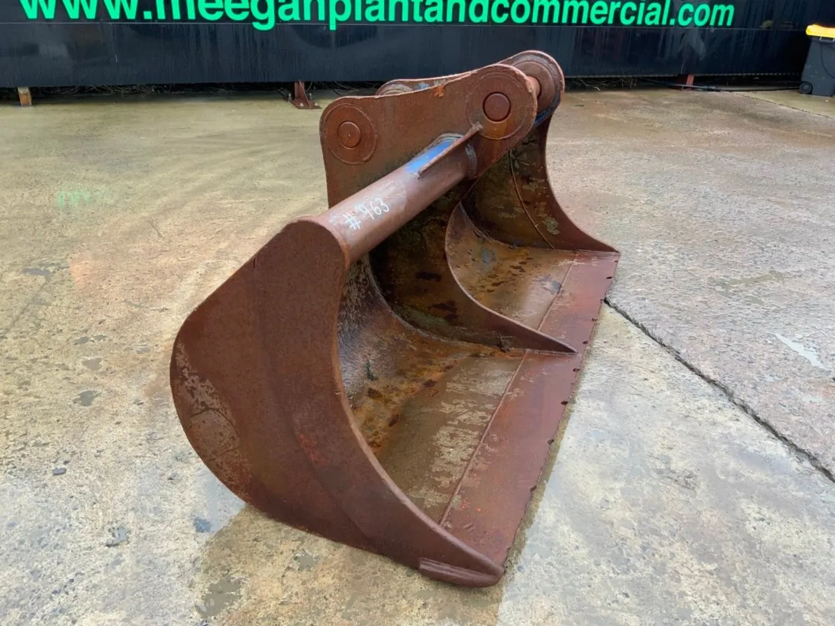 84" STRICKLAND GRADING BUCKET...80mm PINS. 963 - Image 3