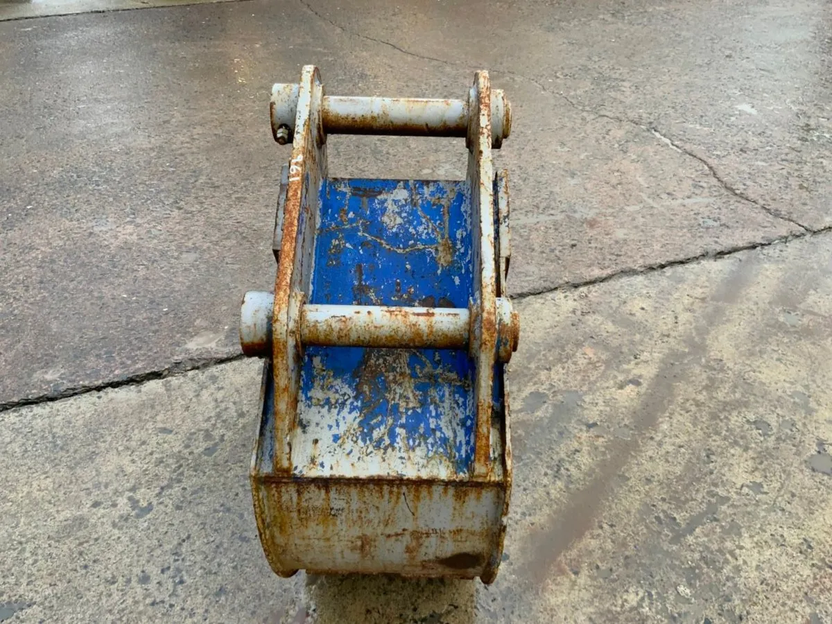 18" SCOTT DIGGING BUCKET...65mm PINS.....961. - Image 3
