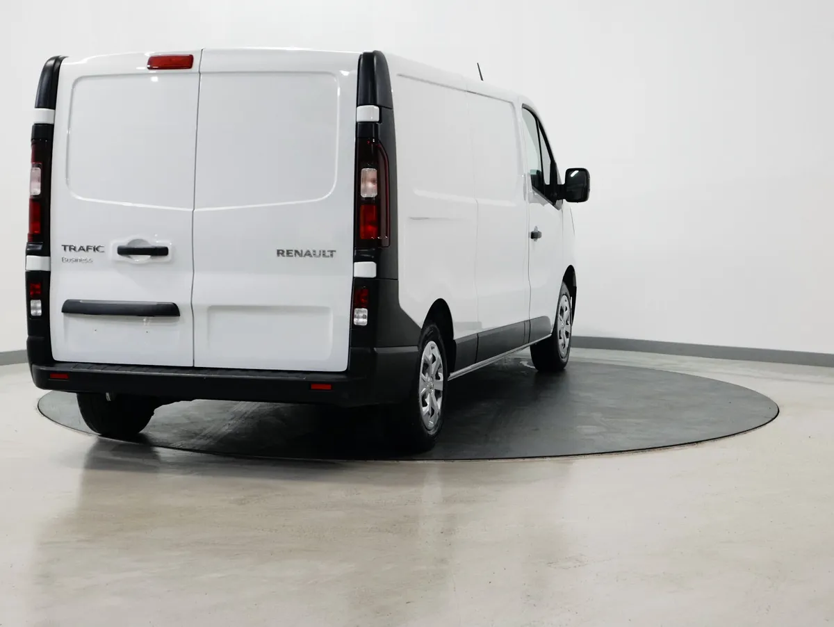 *53* Renault Trafic 2022 LL30 BUSINESS DCI - Image 4