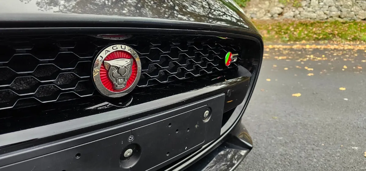 2015 Jaguar F-Type V6 S  AWD - VRT NOT INC - Image 3