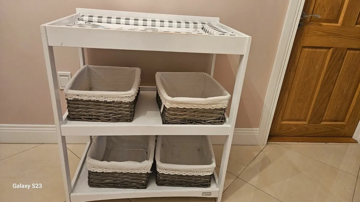 Baby Changing unit - Image 1