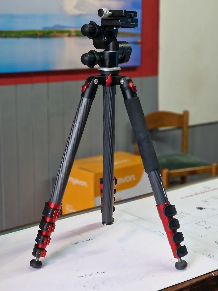 ProMaster Specialist SP528C Carbon Fiber Tripod - Image 2