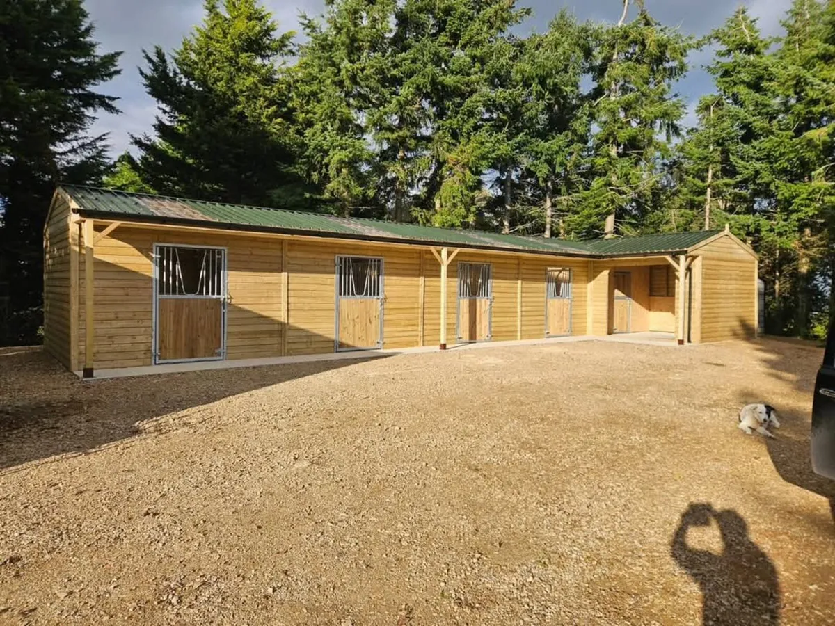 Stables And Field Shelters - Image 1