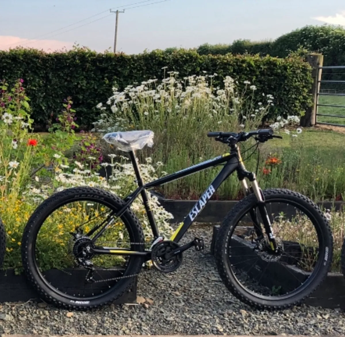 New Escape 27.5” wheel 19.5” frame Bike Aluminium - Image 1