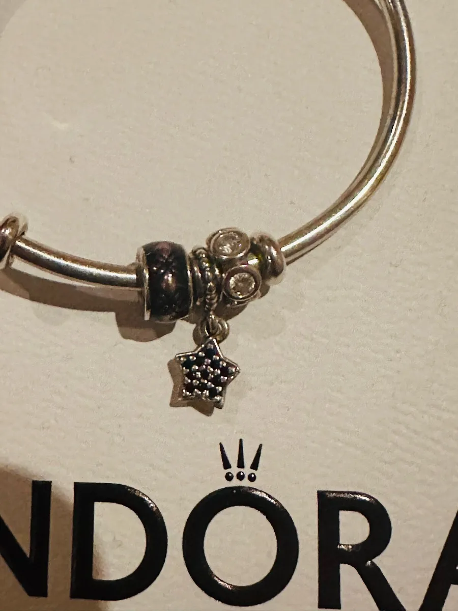 Pandora moments open bangle silver with 3 charms - Image 3
