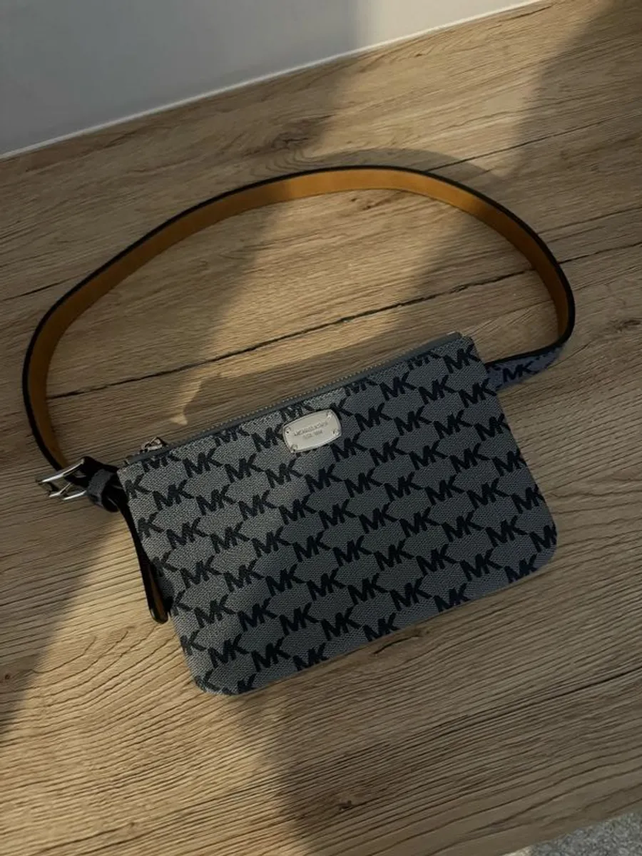 Michael Kors Signature Bum Bag - Image 1