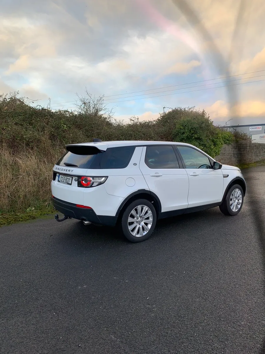 172 Land Rover Discovery Sport - Image 3