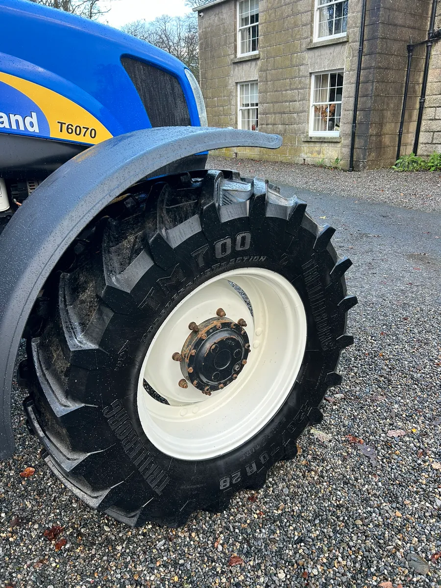 2009 New Holland T6070 Plus Spec €41950 Plus Vat - Image 4