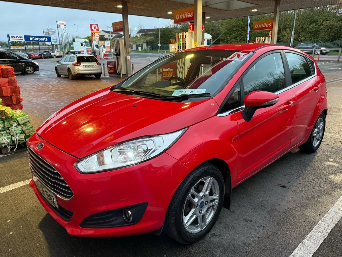 Low Mile Ford Fiesta Zetec 1.25L 2014 50.000 miles - Image 1