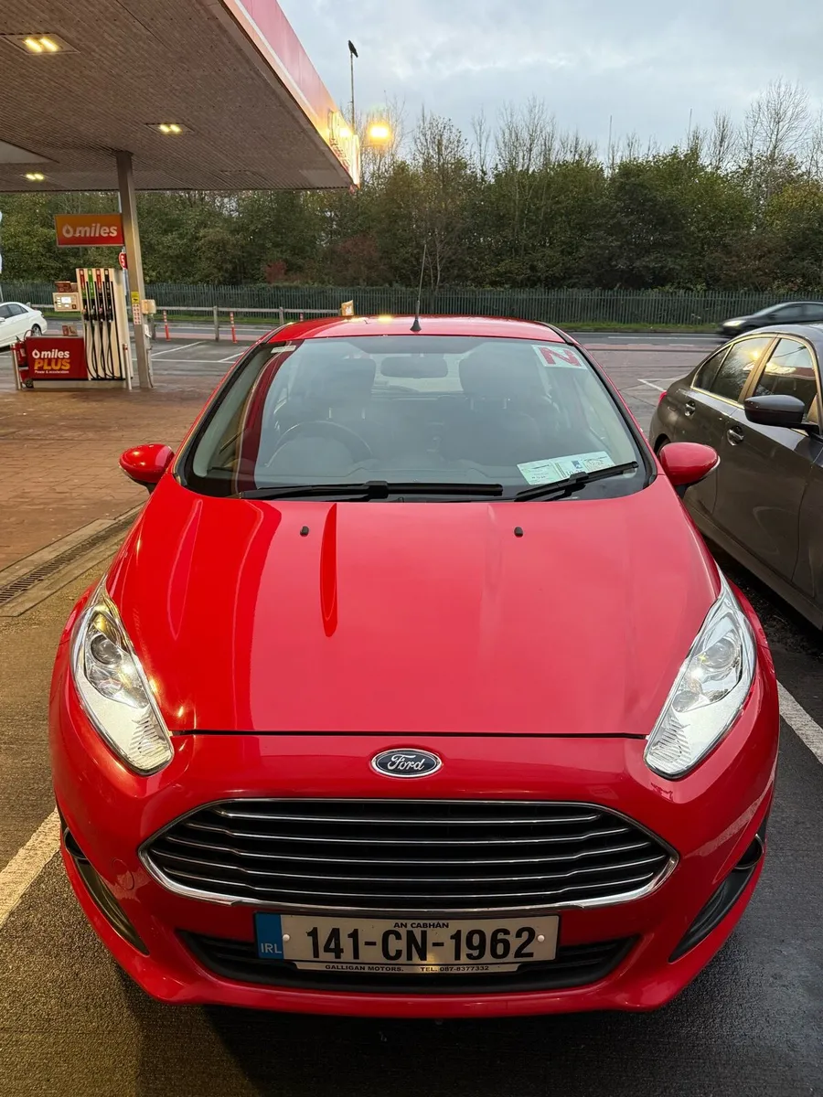 Low Mile Ford Fiesta Zetec 1.25L 2014 50.000 miles - Image 2