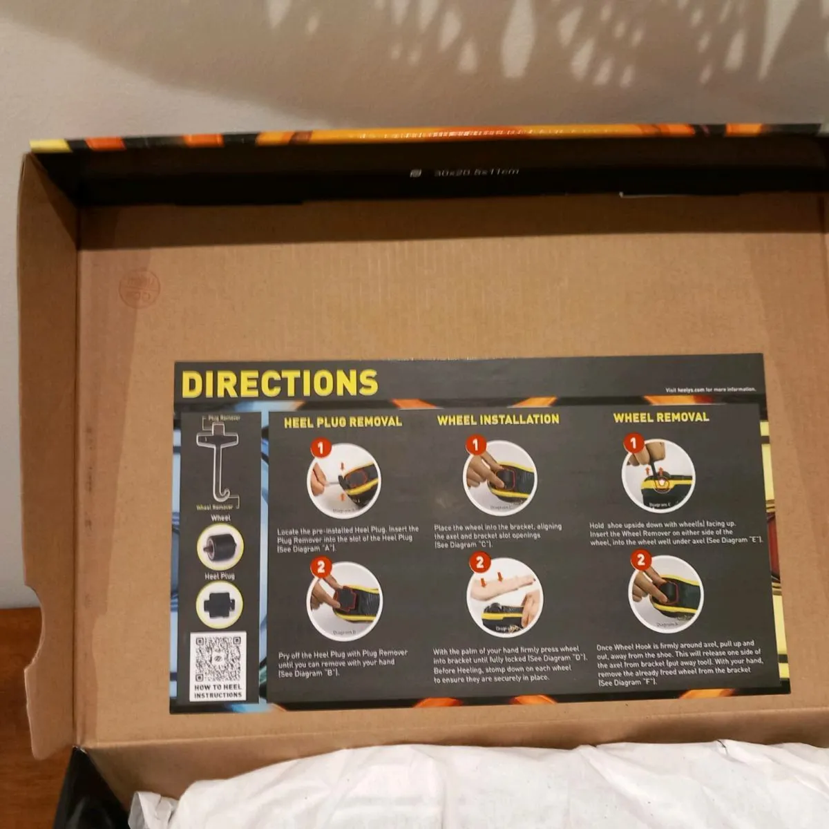 New in box size 2 uk Heelys. Unused gift in box. - Image 3