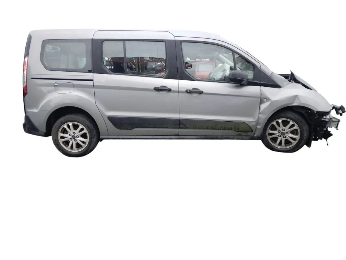 2022 FORD TOURNEO CONNECT Breaking/Dismantling - Image 2