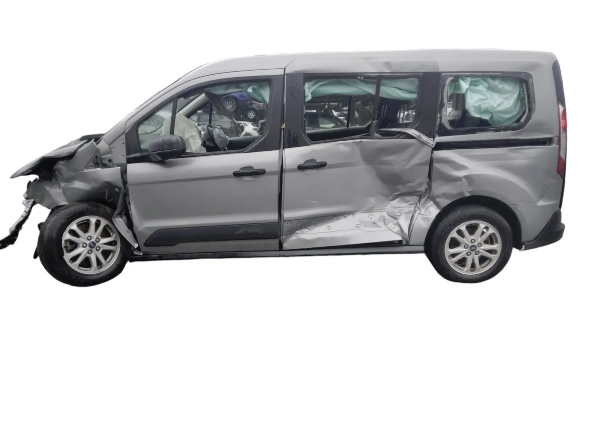 2022 FORD TOURNEO CONNECT Breaking/Dismantling - Image 4