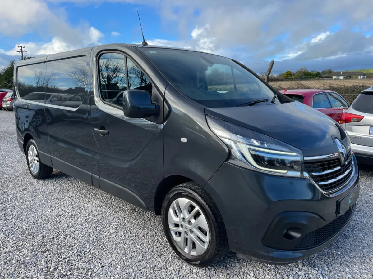 Renault Trafic Sport - Image 2