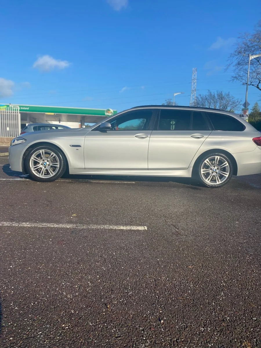 BMW 5 Series Estate - Image 4