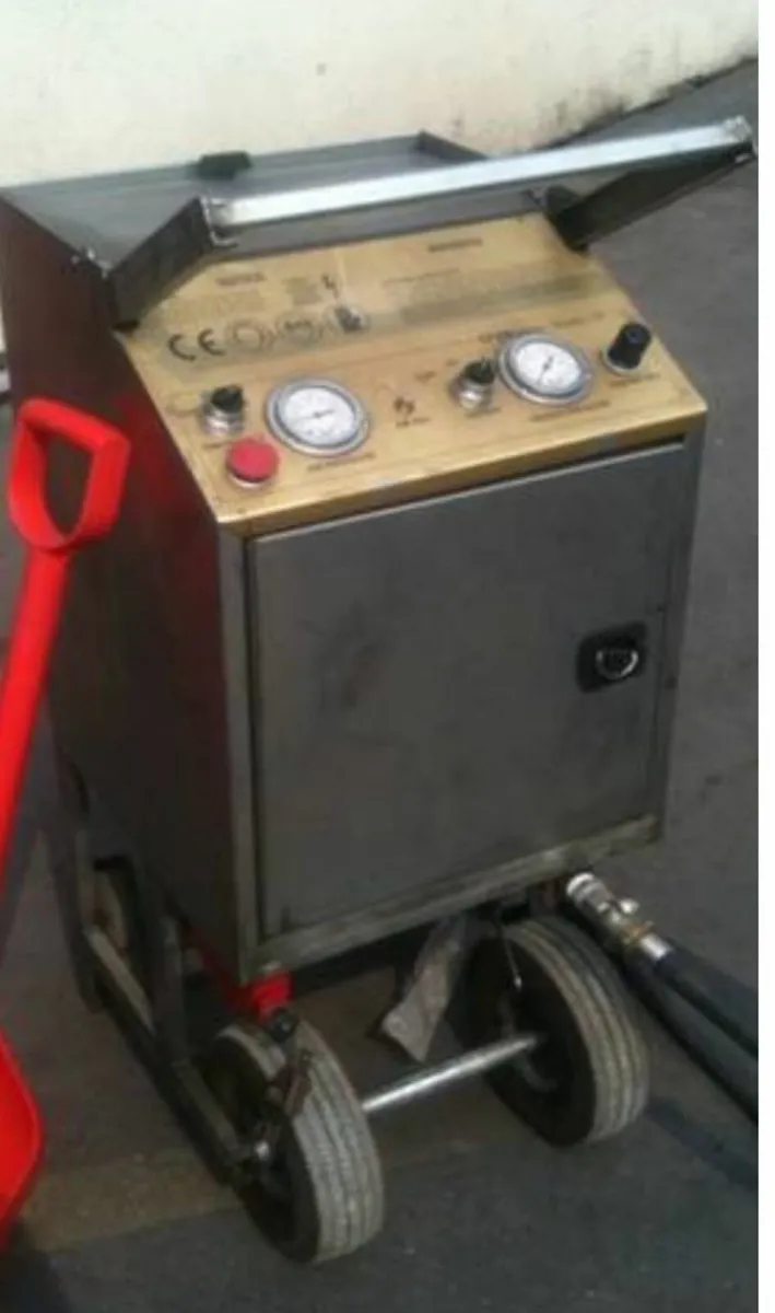 Used Cryogenesis Dry Ice Blasting Machine - Image 1