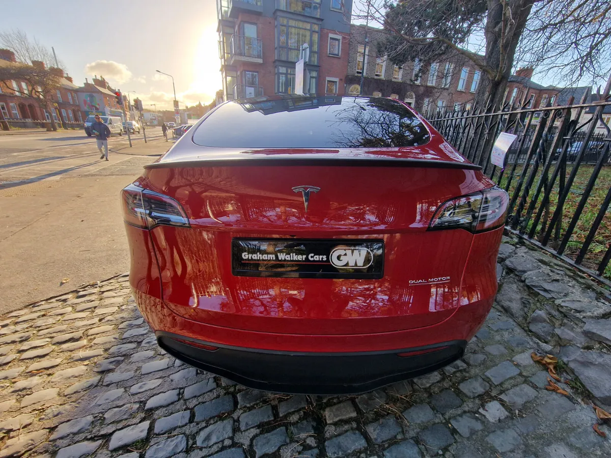 2023 (232) Tesla Model Y Performance AWD - Image 4