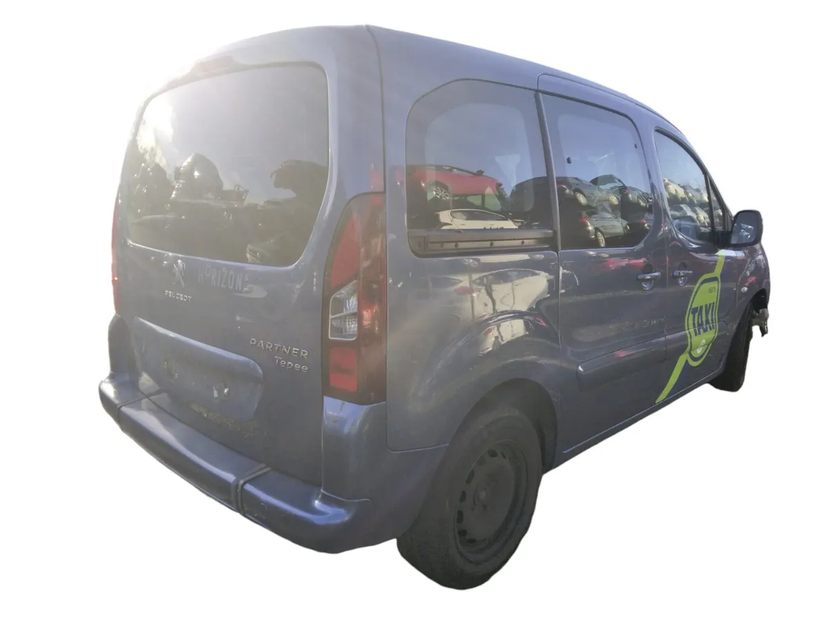 2015 PEUGEOT PARTNER TEPEE Breaking/Dismantling - Image 3