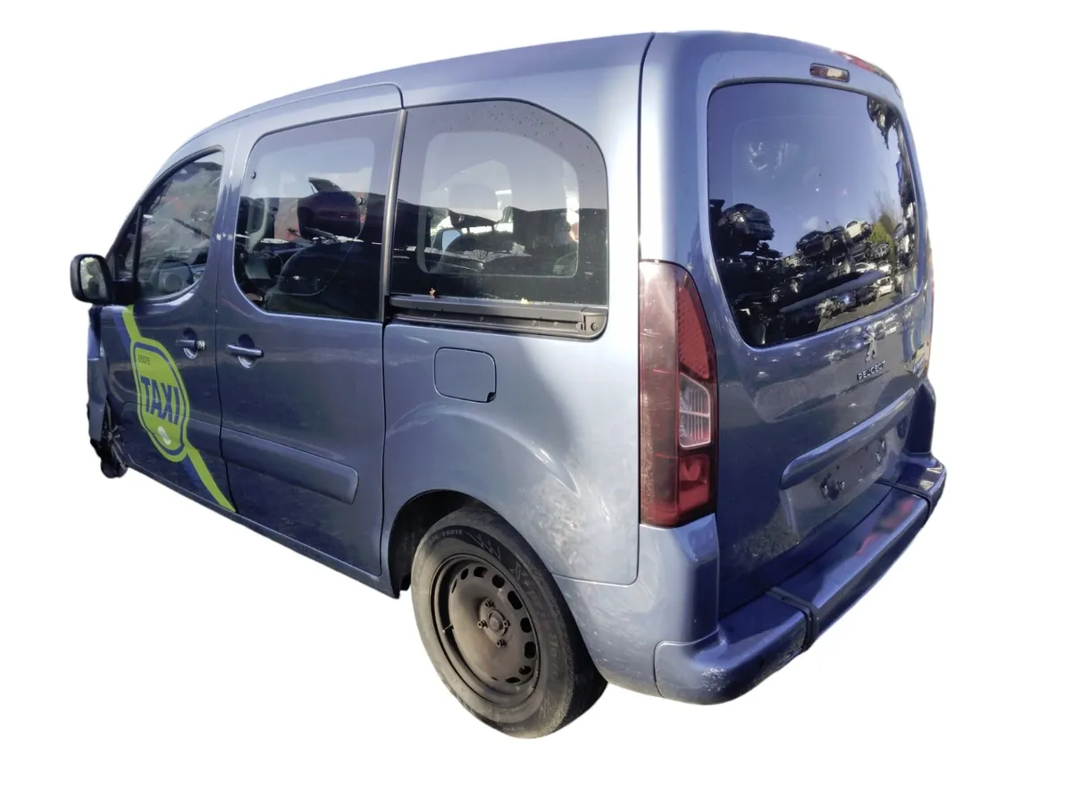 2015 PEUGEOT PARTNER TEPEE Breaking/Dismantling - Image 4
