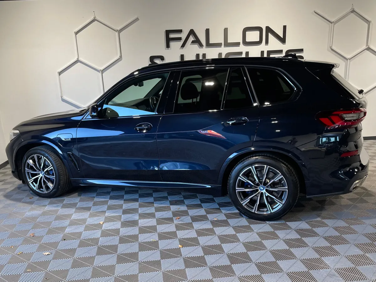 2023 BMW X5  XDRIVE45E M SPORT AUTO BROWN LEATHER - Image 3