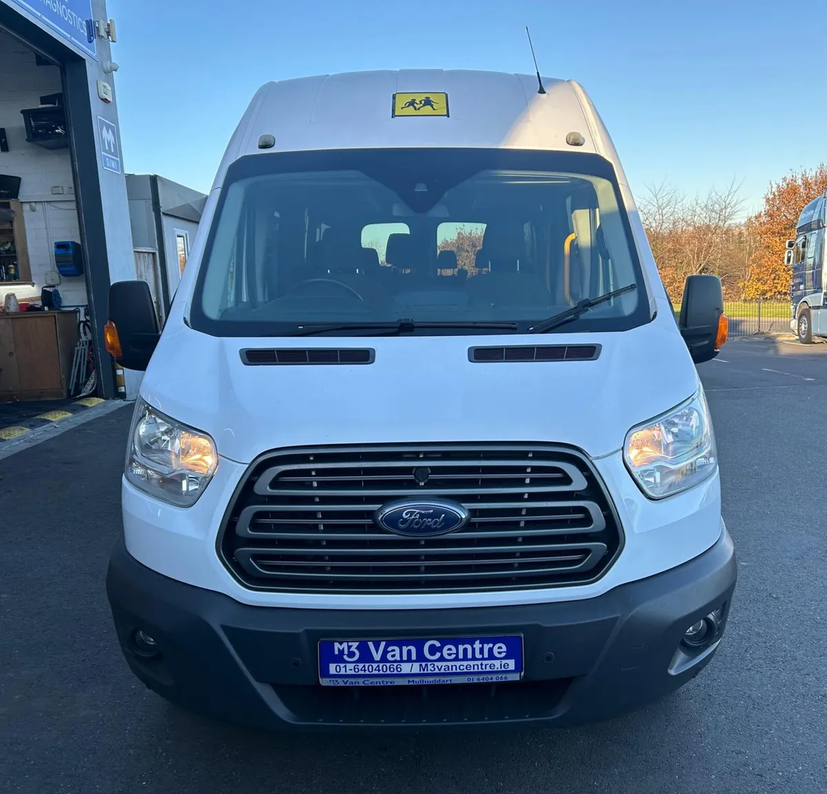 2018 Ford Transit 460 Minibus - Image 3