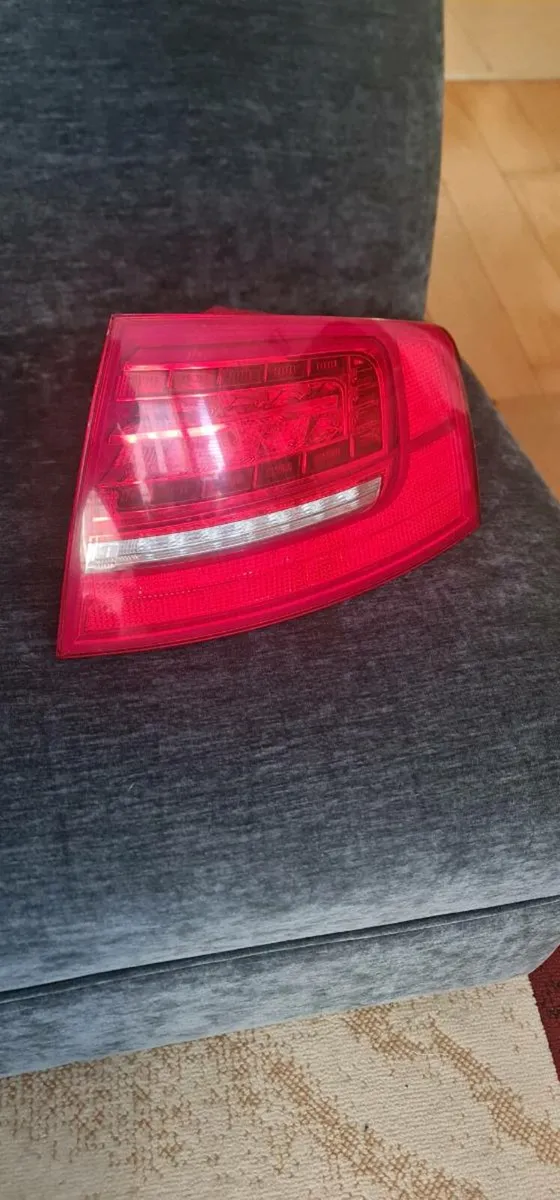 Audi a8 d3 tail lights - Image 2