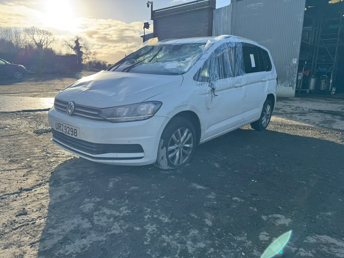 Breaking 2018 Volkswagen Touran 1.6 tdi - Image 3