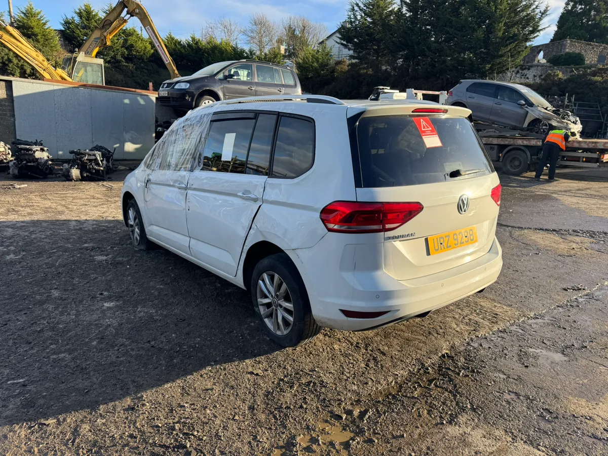 Breaking 2018 Volkswagen Touran 1.6 tdi - Image 4
