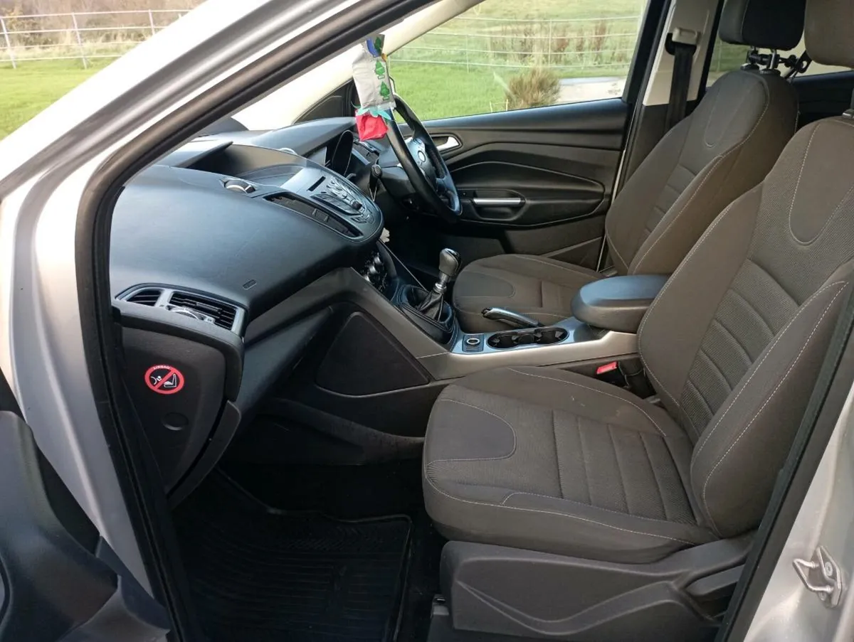 Ford Kuga 2015 - Image 2