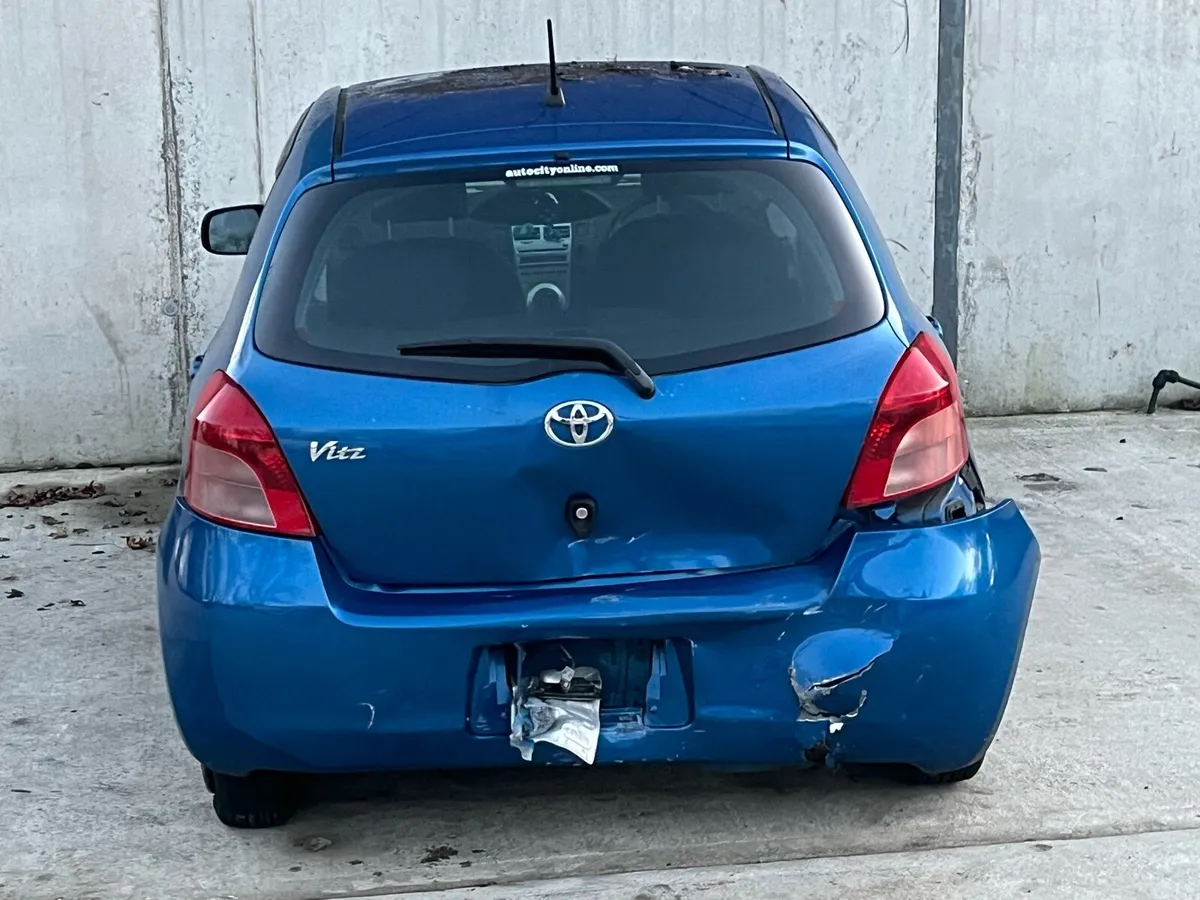 2007 Toyota vitz for parts - Image 3