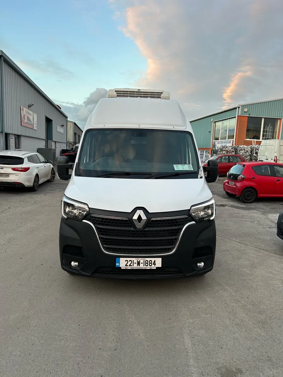 Van - Image 2